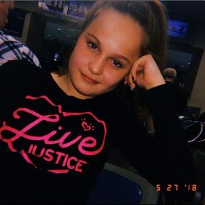 Meet your Posher, Karmen